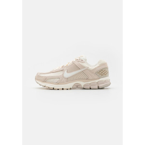 Кроссовки ZOOM VOMERO 5 Nike Sportswear, белый